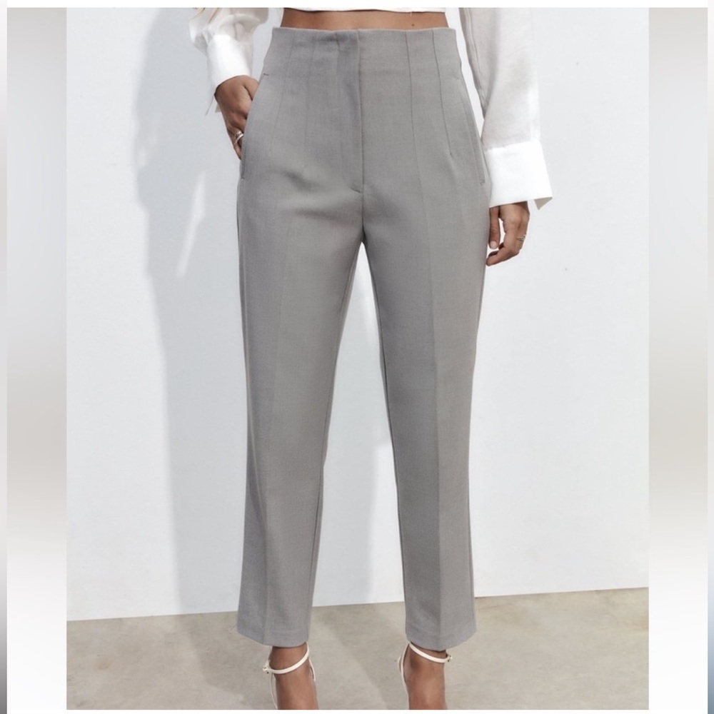 ZARA High Waisted Cropped Trouser Pants / Size L
